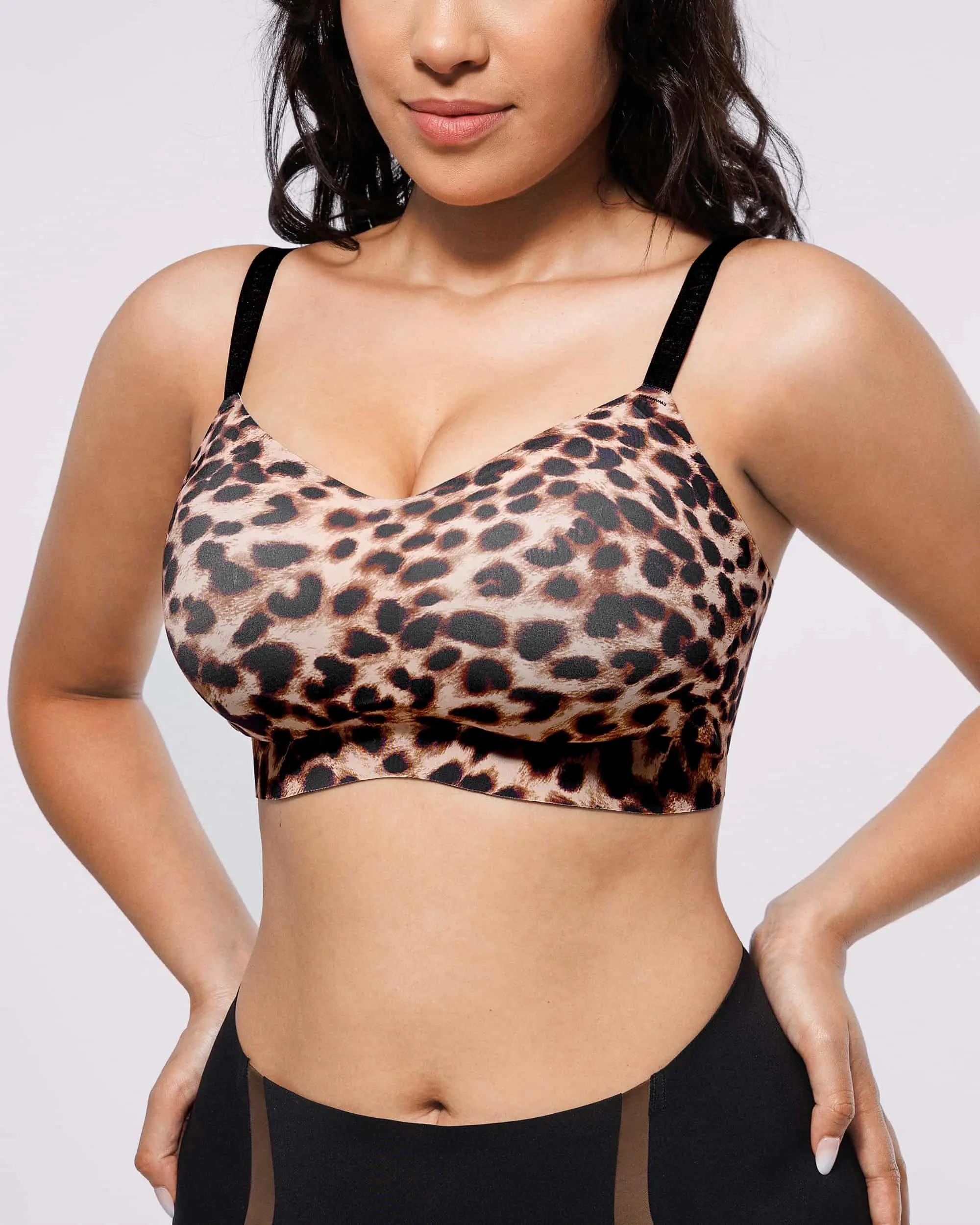 Bare Essentials™ Cream Touch™ Smoothing Wireless Bra - Image 23