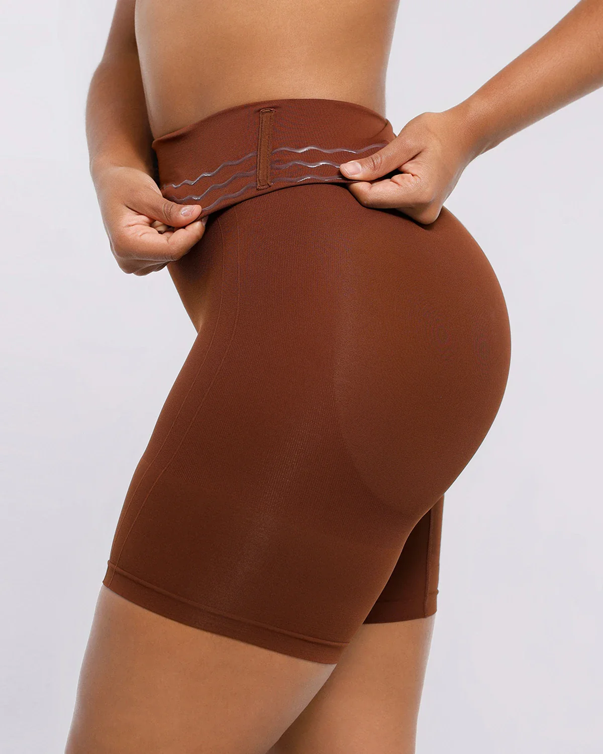 Bare Essentials™ Skin Flow Everyday Shaping Short - Image 8