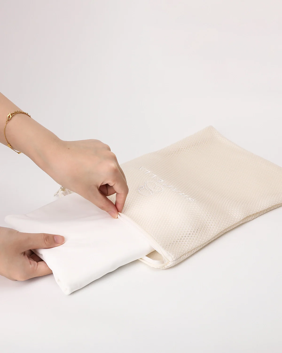 Washable Mesh Laundry Bag - Image 6